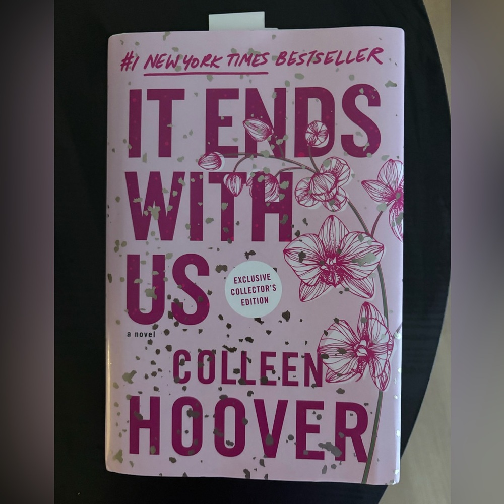 It ends with us book:  by Colleen Hoover